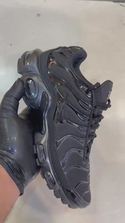 Nike Air Max Plus TN "Triple Black"