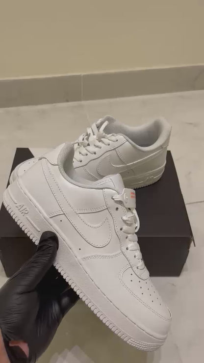 Nike Air Force 1 Low "Triple White"