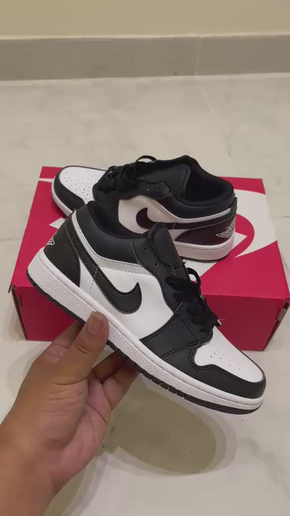 Air Jordan 1 Low "Panda"